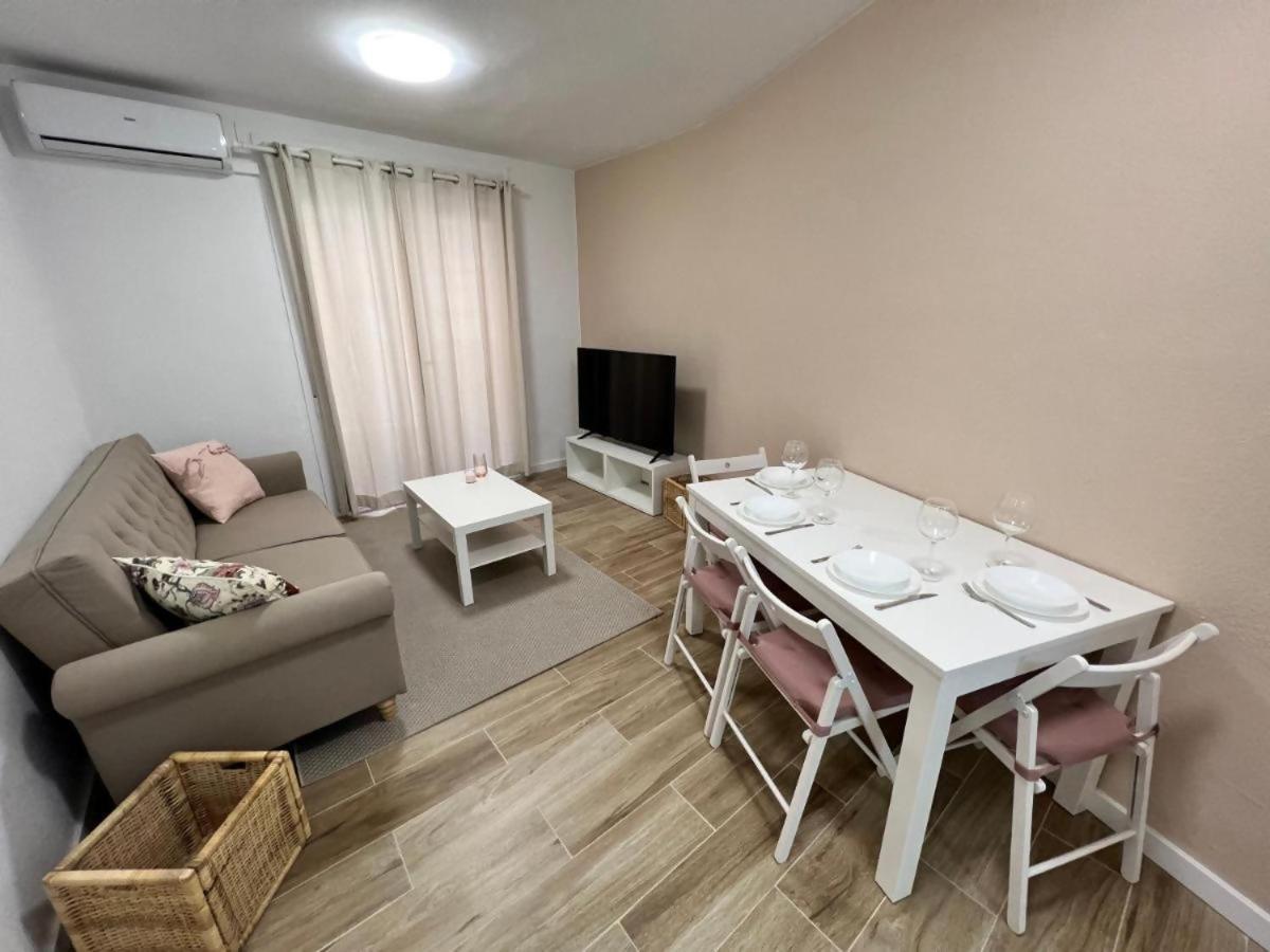 Apartamenticos Libertad I Zaragoza Ngoại thất bức ảnh